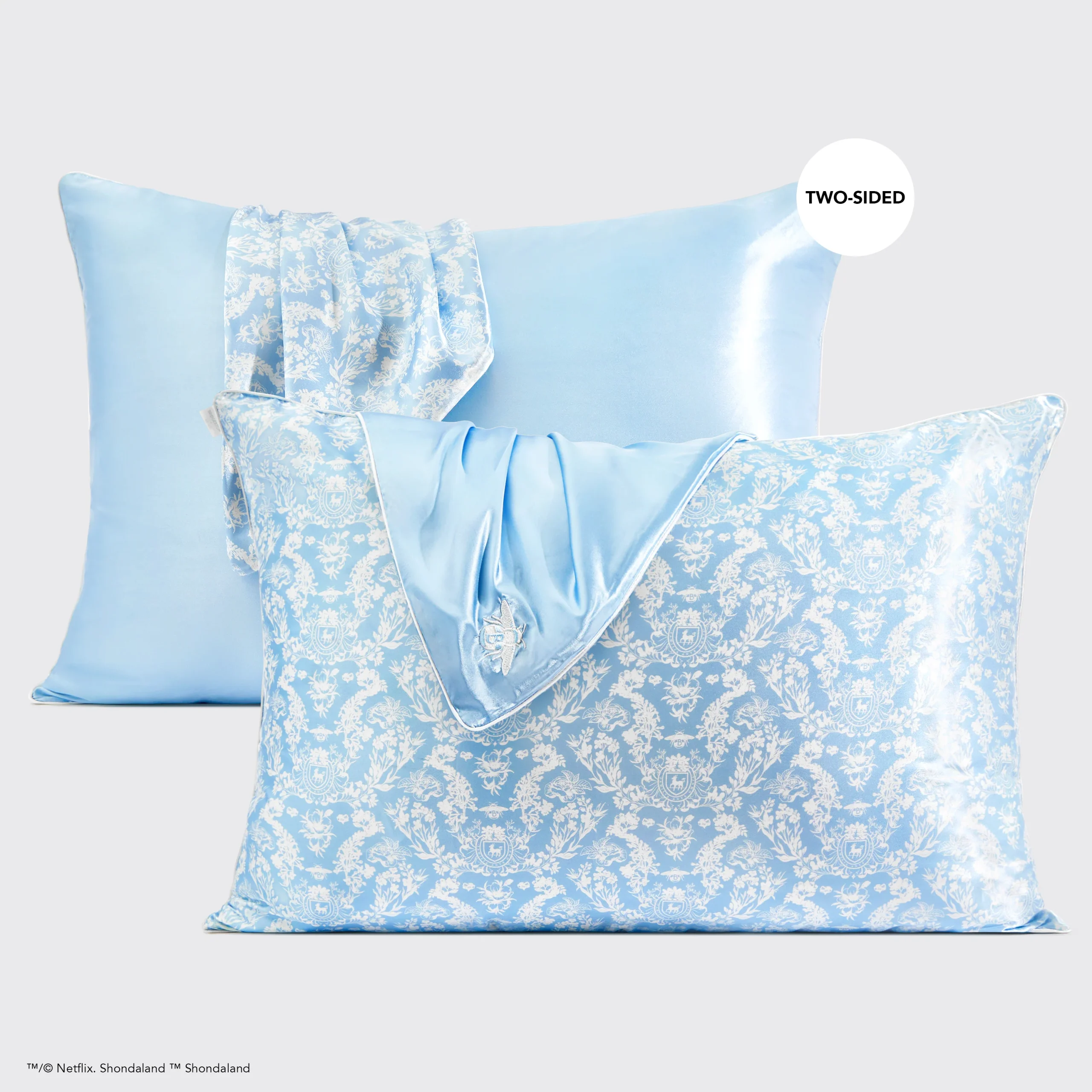 Kitsch x Bridgerton Satin Pillowcase in Toile De Blue – Image 3