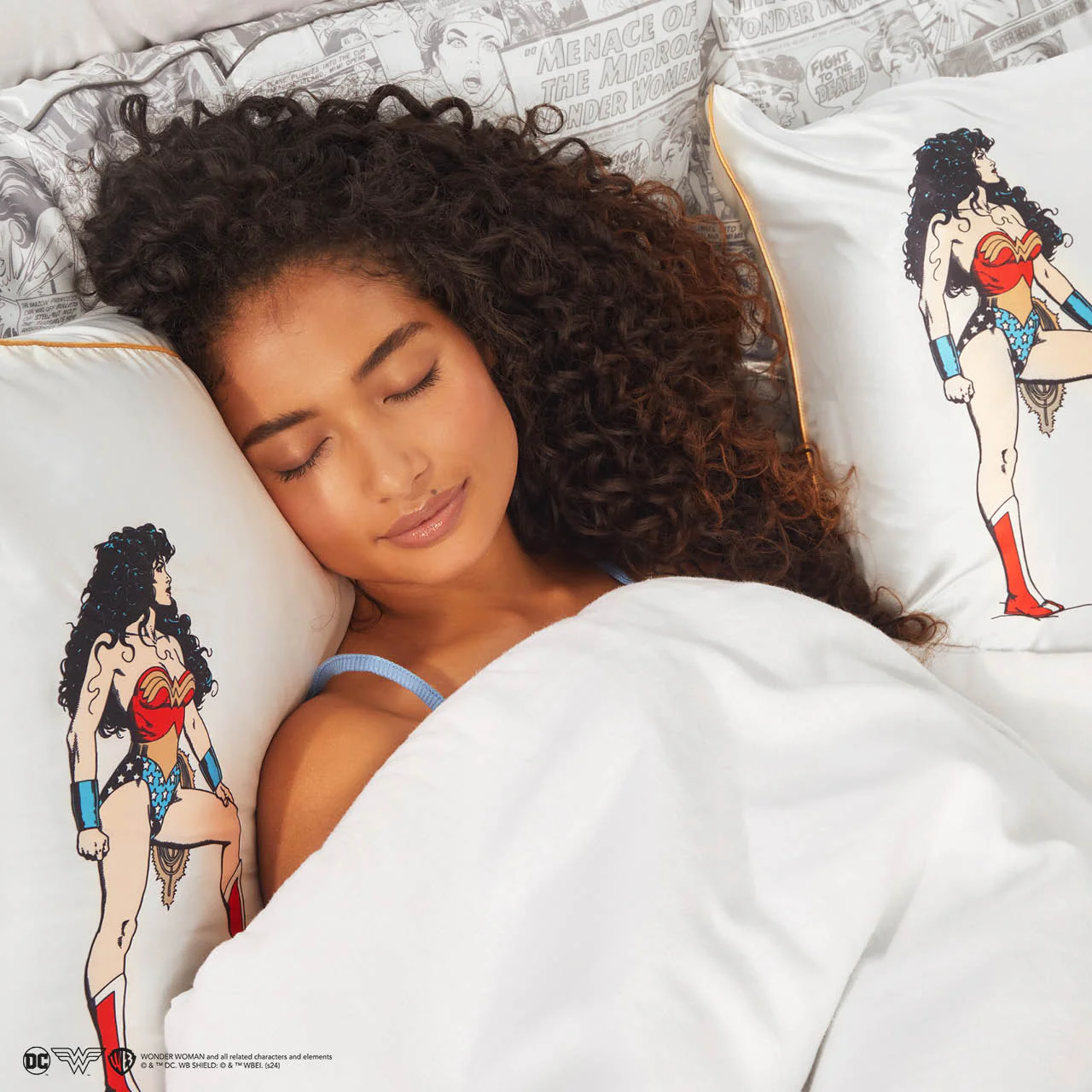 Kitsch x Wonder Woman Satin Pillowcase in Believe in Wonder - King – Image 2