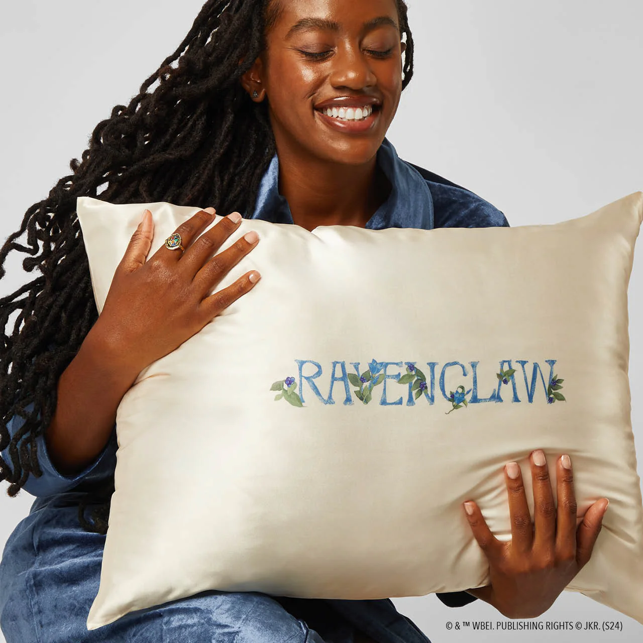 Kitsch x Harry Potter Satin Pillowcase in Ravenclaw – Image 4